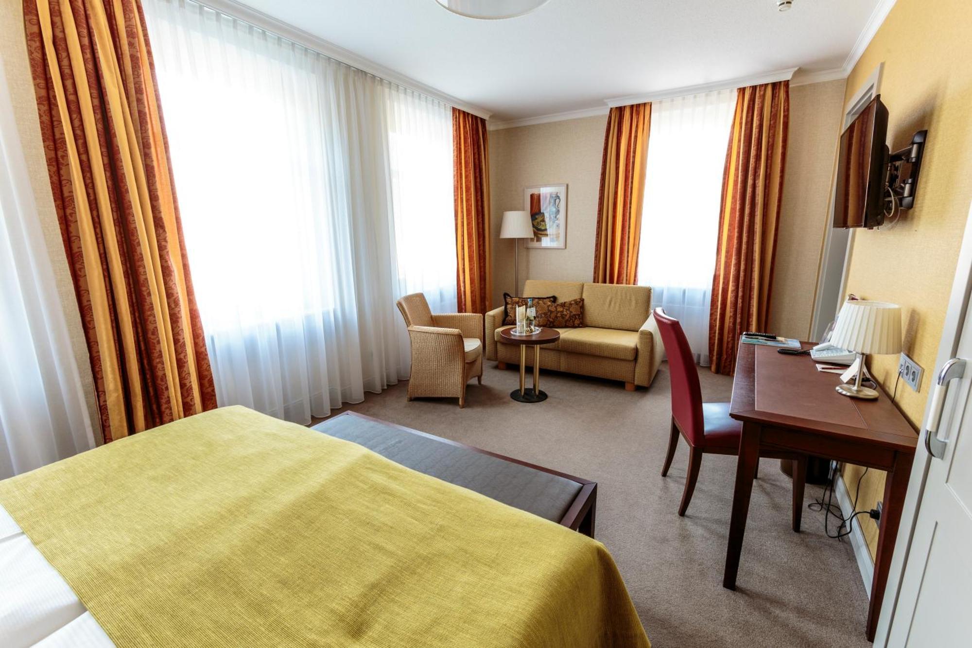 Parkhotel Gueldene Berge Weissenfels Exterior photo